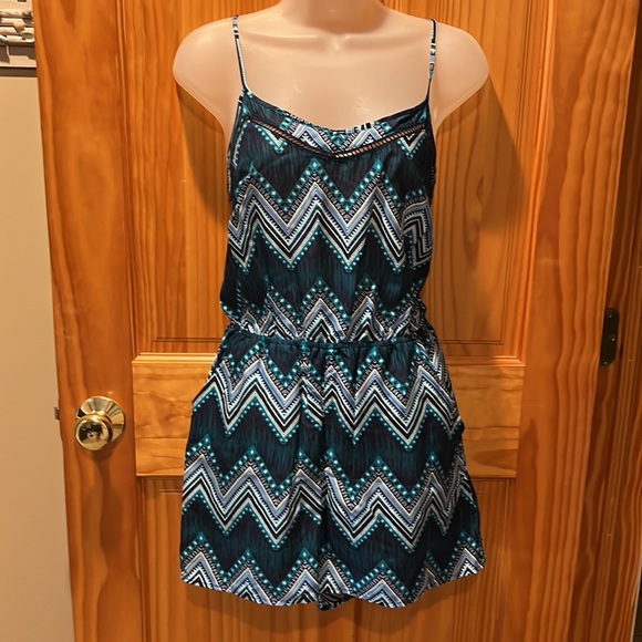 Divided Pants - Divided Romper Size 6